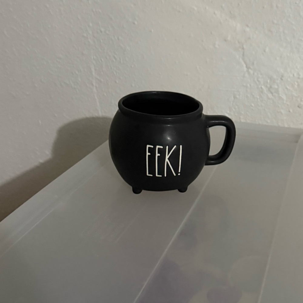 Rae Dunn Black 'EEK!' Halloween Mug